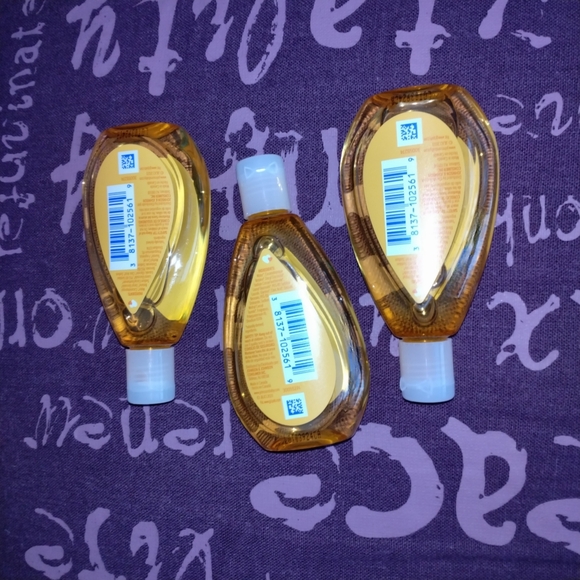 Johnson's Baby Shampoo THREE Travel Sized SEALED NEW Bottles - Picture 2 of 2